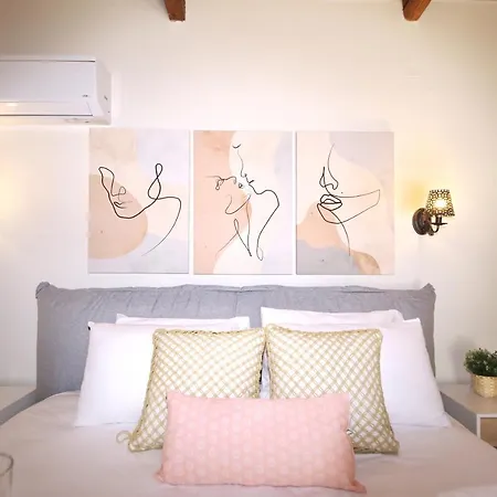 Dafnes Guest house *