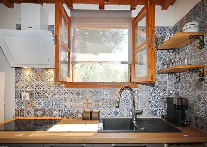 Dafnes Guest house 3*