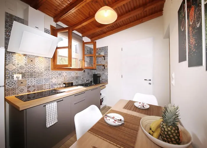 Dafnes Skopelos Town