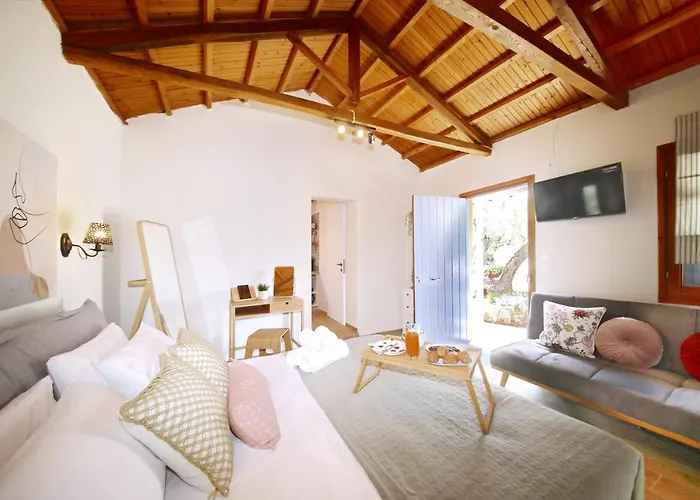 Dafnes Guest house 3*