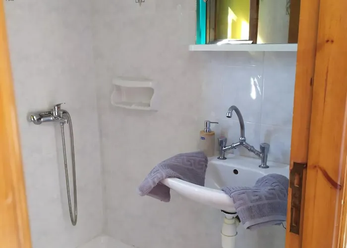 Guest house Dafnes 3*